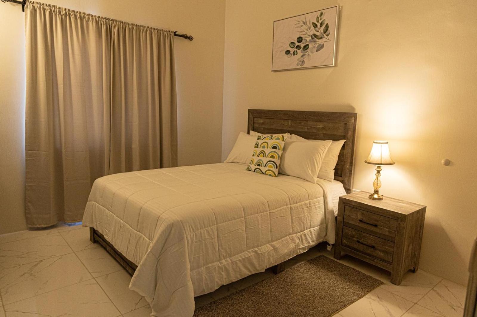 Phoenix Park Villas - Portmore - 10Mins To Beach エクステリア 写真